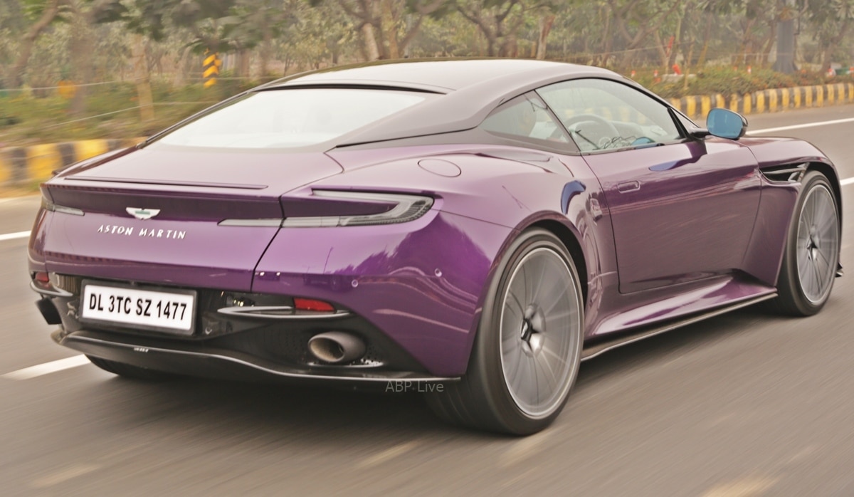 Aston Martin DB12 Review: देखिए एस्टन मार्टिन DB12 का रिव्यू, दमदार लुक के साथ मिलता है जबरदस्त परफॉरमेंस