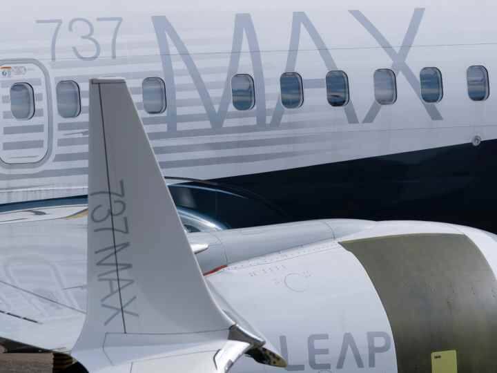 DGCA directs airlines for inspection of emergency exits on all Boeing 737-8 Max aircraft अलास्का में विमान हादसे के बाद अलर्ट हुआ DGCA, एयरलाइंस को जारी किए निरीक्षण के निर्देश