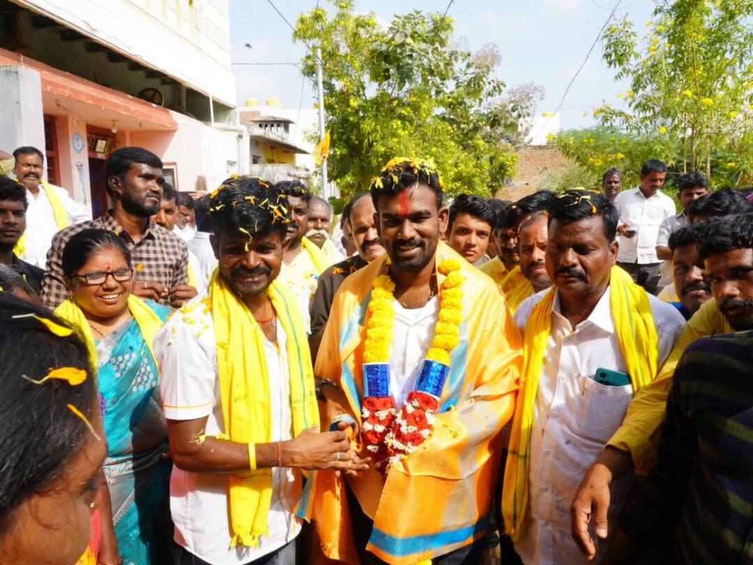 Dharmavaram: కేతిరెడ్డి గురించి కొంచెం ఎక్కువ ఊహించా! ధర్మవరం ఎమ్మెల్యేపై పరిటాల శ్రీరామ్ సెటైర్లు Paritala Sriram challenged MLA Ketireddy on Good Morning Dharmavaram program DNN Dharmavaram: కేతిరెడ్డి గురించి కొంచెం ఎక్కువ ఊహించా! ధర్మవరం ఎమ్మెల్యేపై పరిటాల శ్రీరామ్ సెటైర్లు