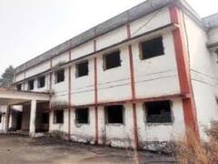 रायगढ़ में हॉस्टल का काम अधूरा होने के कारण कॉलेज प्रबंधन ने नहीं लिया था हैंडओवर, अब हो गया खंडहर