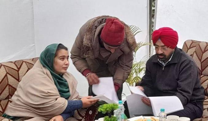 MLA Narinder Kaur Bharaj reviewed the special camp of the Revenue Department organized at Bhawanigarh Sangrur News: ਮਾਨ ਸਰਕਾਰ ਦੇ ਫ਼ੈਸਲੇ ਦਾ ਅਸਰ, ਇੰਤਕਾਲਾਂ ਦੇ 427 ਲੰਬਿਤ ਮਾਮਲਿਆਂ ਦਾ ਕੀਤਾ ਨਿਪਟਾਰਾ