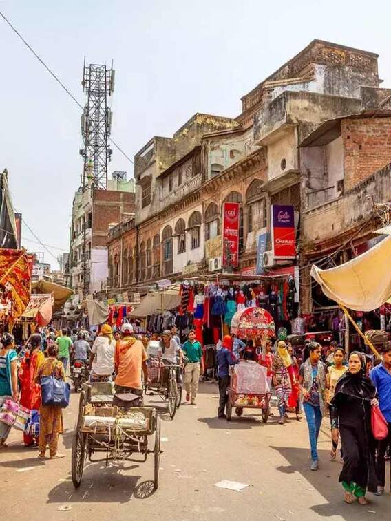 दिल्ली के इन बाजारों में बिकते हैं सर्दियों के सबसे सस्ते कपड़े