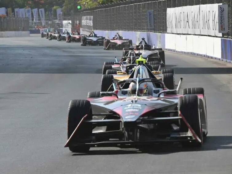 Hyderabad Formula E Race scheduled to be held on February 10th has been cancelled Formula E Race: హైద‌రాబాద్‌లో జరగాల్సిన కారు రేస్ ర‌ద్దు- కేటీఆర్‌, ఫార్ములా ఈ చీఫ్‌ అసంతృప్తి