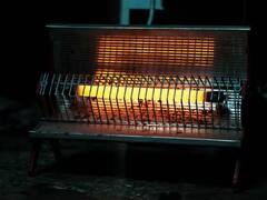 सावधान! सर्दी से बचने के लिए आप भी करते हैं रूम हीटर का इस्तेमाल? हो सकती है ये गंभीर बीमारी