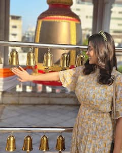 Anju Kurian Photos : பேங்காக்கில் உலாவும் அழகி அஞ்சு குரியன்..!