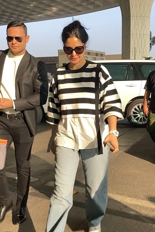 हर बार की तरफ इस बार भी कैटरीना कैफ ने अपने स्टाइलिश एयरपोक्ट लुक से लोगों का दिल जीत लिया.