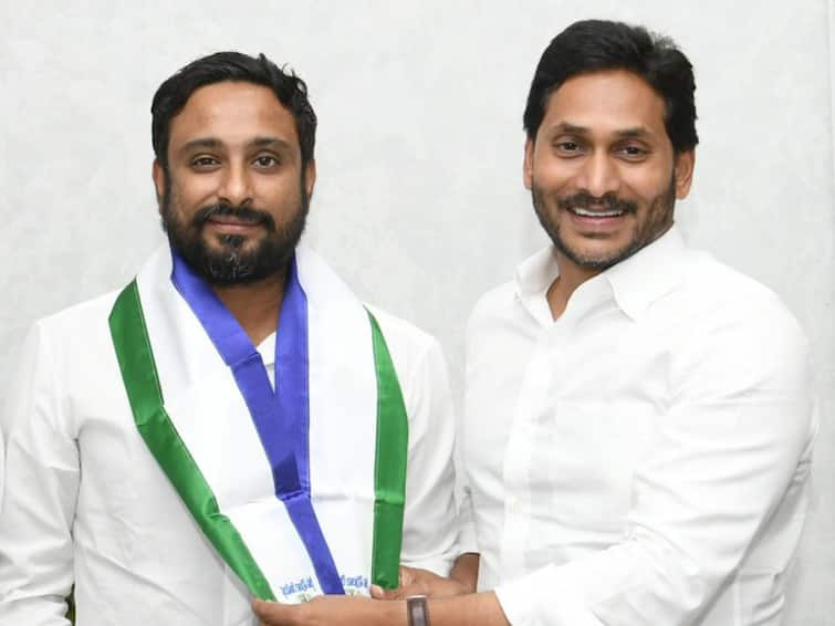 Cricketer Ambati rayudu resigned from YCP Ambati Rayudu : వైసీపీకీ అంబటిరాయుడు రాజీనామా - పార్టీలో చేరిన 10 రోజులకే వైదొలగుతున్నట్టు ప్రకటన