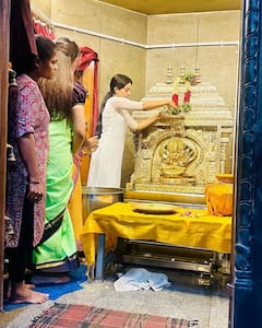 Mirnalini Ravi Photos: వెల్లూరు గోల్డెన్ టెంపుల్ లో హీరోయిన్ అన్నదానం!