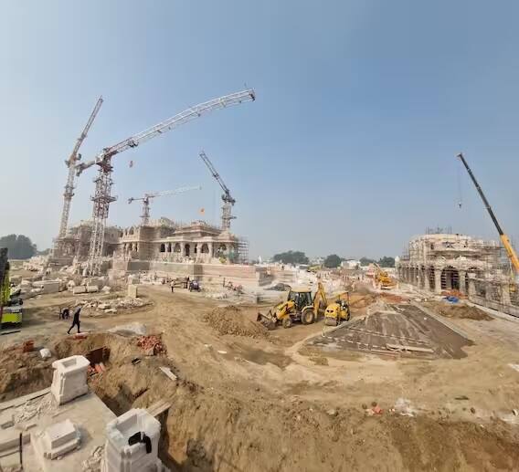 મંદિરની ભવ્યતા જોઈને દરેકના મનમાં એક પ્રશ્ન ઉઠી રહ્યો છે કે તેની રચના કોણે કરી છે.