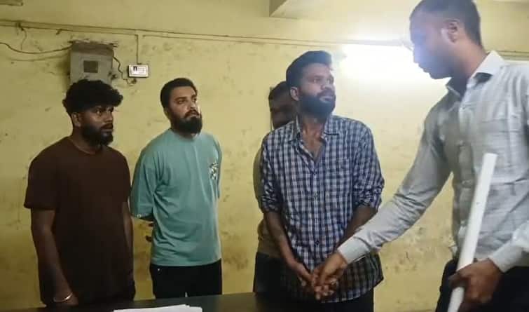 Gir Somnath video of police corruption is viral, the police   demanding  money from tourist ઉના પોલીસનો પ્રવાસીઓ સાથે  તોડકાંડનો વાયરલ  વીડિયોથી ખળભળાટ, ચૌંકાવનારા થયા ખુલાસા