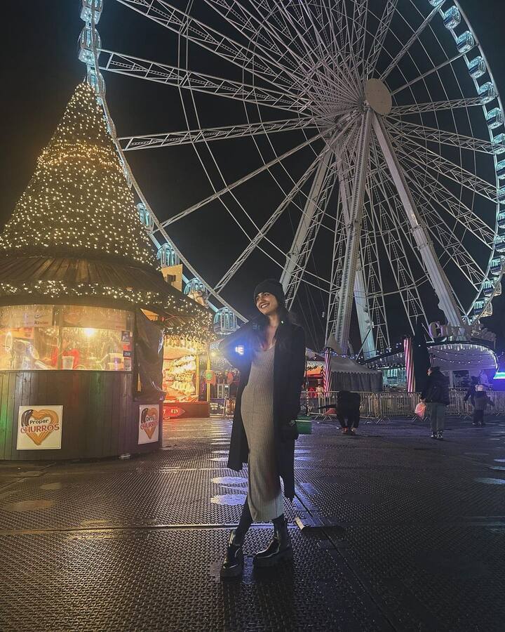 కన్ను కొట్టి  ఇండస్ట్రీని షేక్ చేసింది ప్రియా ప్రకాష్.