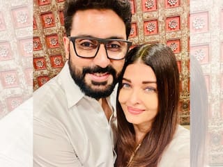 Abhishek-Aishwarya: বিচ্ছেদের গুঞ্জনের মাঝেই পাশাপাশি ঐশ্বর্যা-অভিষেক, গলা ফাটালেন 'প্রিয়' দলের হয়ে