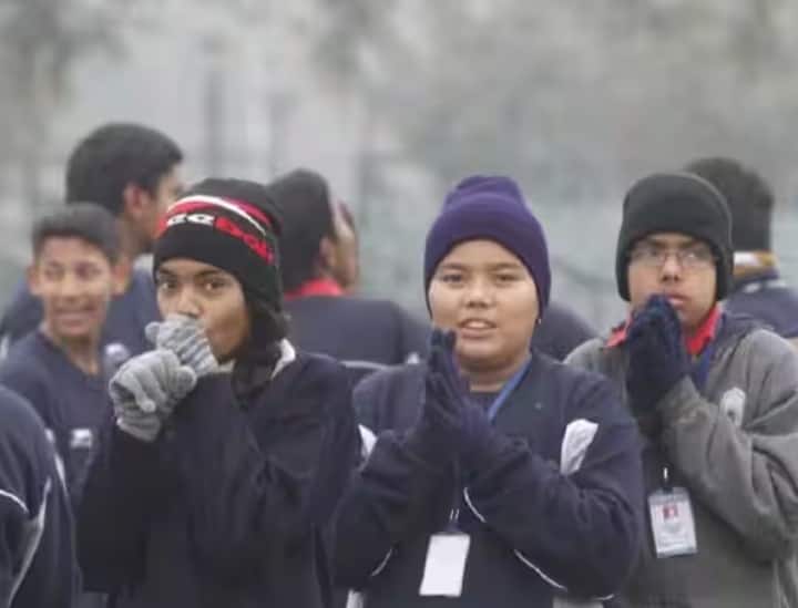 Delhi schools shut for next 5 days from 8 January for students up to Class 5 due to Delhi cold wave Delhi Schools Holiday: पांचवीं क्लास तक के स्कूल अगले पांच दिन तक रहेंगे बंद, कोल्ड वेव को देखते हुए लिया गया फैसला