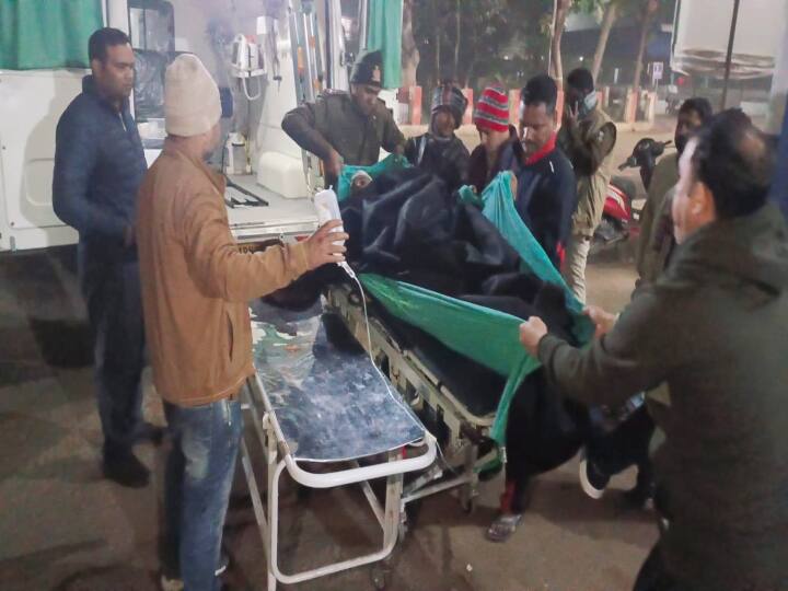 Passenger badly beaten and attacked with knife in moving train in Buxar ANN Bihar News: बक्सर में चलती ट्रेन में यात्री की जमकर पिटाई, स्टेशन पर उतार कर बदमाशों ने चाकू से किया हमला, हालत नाजुक