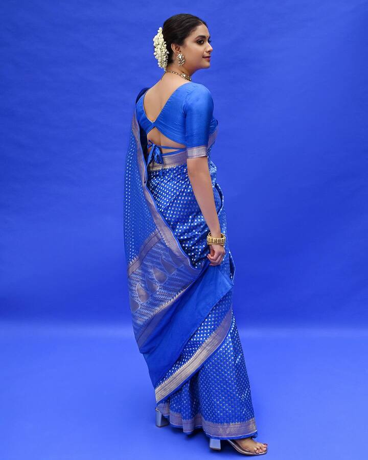 இவர் தமிழ், தெலுங்கு, மலையாள திரையுலகில் பிஸியாக நடித்து வருகிறார்.
