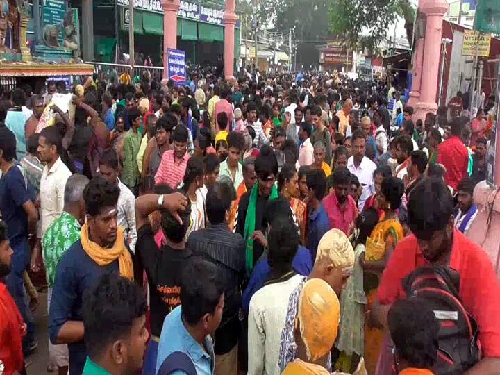 Palani murugan temple Devotees stand for more than three hours to have darshan of Sami - TNN Palani Murugan Temple: வார விடுமுறையில் பழனி கோயிலில்  அலைமோதிய கூட்டம்; நீண்ட நேரம் காத்திருந்து பக்தர்கள் சாமி தரிசனம்