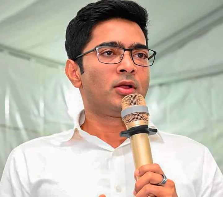 Lok Sabha Elections 2024 TMC MP Abhishek Banerjee says If Mamata Banerjee gives me any responsibility I will take it TMC में तेज हुई युवा बनाम बुजुर्ग की सियासत! अभ‍िषेक बनर्जी बोले- 'ज‍िम्‍मेदारी लेने को तैयार, अगर...'