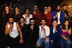 Animal Movie Team : యానిమల్ మూవీ సక్సెస్​ సెలబ్రేషన్స్ చేసుకున్న చిత్రబృందం.. డిఫరెంట్​గా ఫోజులిచ్చిన టీమ్