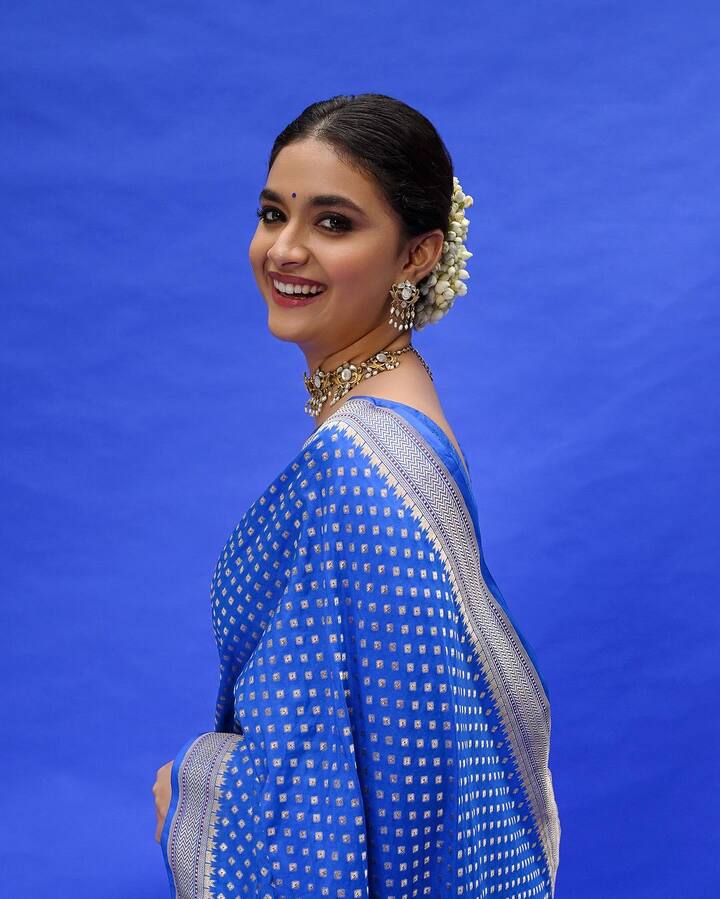 இவரது இந்த புகைப்படங்கள் லைக்ஸ்களை அள்ளி வருகிறது.