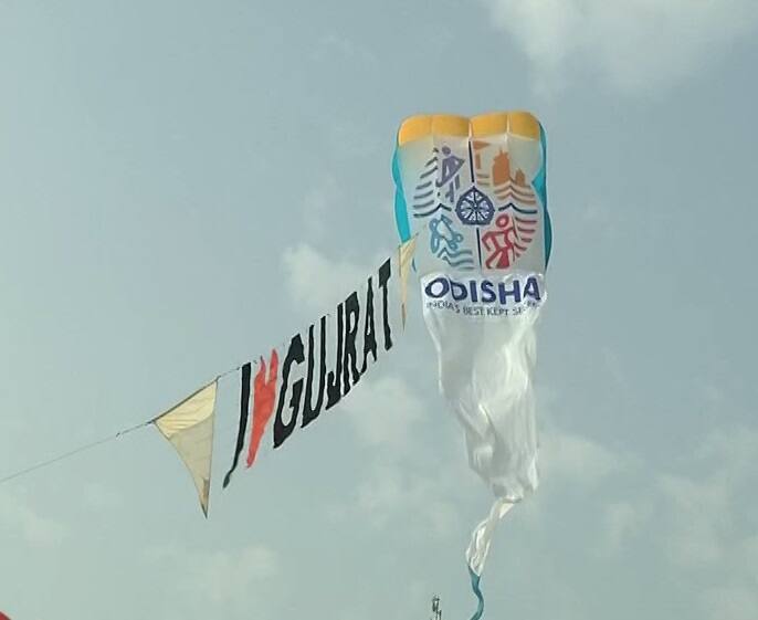 રાજ્યના રાજ્યપાલ, મુખ્યમંત્રી સહિત પ્રવાસન વિભાગના મંત્રી મુળુ બેરા પણ પ્રસંગે હાજર રહેશે. ગુજરાત સરકારના ટૂરિઝમ વિભાગ દ્વારા કરવામાં આ ખાસ પ્રકારના આંતરરાષ્ટ્રીય પતંગ મહોત્સવનું આયોજન કરવામાં આવ્યુ છે.