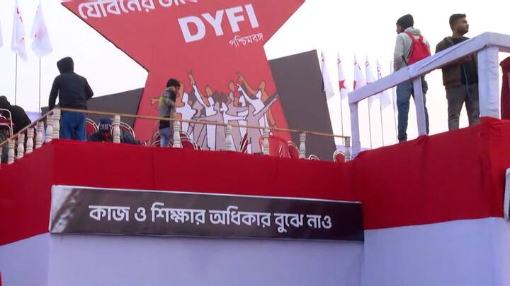 এর আগে ইনসাফের দাবিতে ২২০০ কিলোমিটার পদযাত্রা করেছেন DYFI-এর নেতা-নেত্রী-কর্মী-সমর্থকরা।