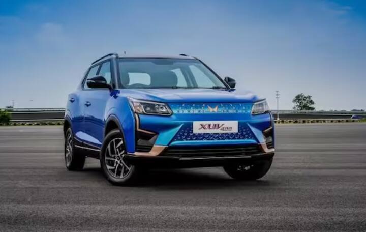 ਮਹਿੰਦਰਾ ਜਲਦ ਹੀ ਆਪਣੀ ਇਲੈਕਟ੍ਰਿਕ ਕਾਰ XUV400 ਦਾ ਫੇਸਲਿਫਟ ਵਰਜ਼ਨ ਵੀ ਲਿਆਉਣ ਜਾ ਰਹੀ ਹੈ, ਜਿਸ ਨੂੰ ਕਈ ਨਵੀਨਤਮ ਅਪਡੇਟਸ ਨਾਲ ਦੇਖਿਆ ਜਾਵੇਗਾ। ਇਨ੍ਹਾਂ ਬਦਲਾਵਾਂ 'ਚ ਇਨਫੋਟੇਨਮੈਂਟ ਸਿਸਟਮ, ਡਿਜੀਟਲ ਇੰਸਟਰੂਮੈਂਟ ਅਤੇ ਕਲਾਈਮੇਟ ਕੰਟਰੋਲ ਵਰਗੇ ਬਦਲਾਅ ਸ਼ਾਮਲ ਹੋਣਗੇ।