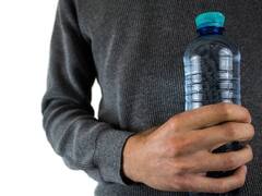 Water Bottle : உங்கள் தண்ணீர் பாட்டில் சுத்தமா இருக்கா? எப்படி உறுதிப்படுத்தலாம்..இதை நிச்சயமா படிங்க..