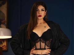 Raveena Tandon Photos: రవీనా పిక్స్ చూస్తే షాక్ అవుతారు!