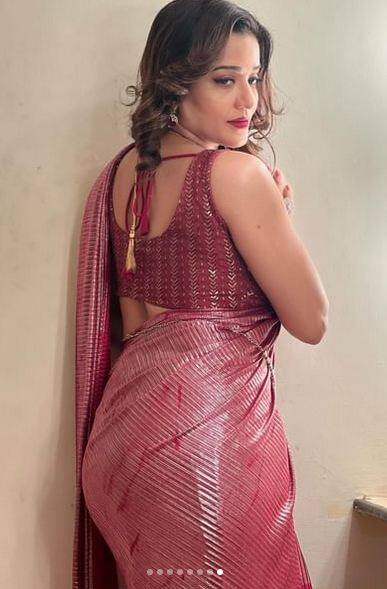 ਮੋਨਾਲੀਸਾ ਨੇ ਸਾੜੀ 'ਚ ਸ਼ੇਅਰ ਕੀਤੀਆਂ ਤਸਵੀਰਾਂ