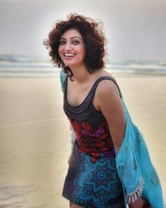 Hamsa Nandini: బీచ్ లో అందమైన హంస!