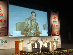 IN Pics: पीएम मोदी के संसदीय क्षेत्र में वृहद स्तर पर सरपंच संवाद का हुआ आयोजन, कार्यक्रम में पहुंचे 500 जिलों के सरपंच