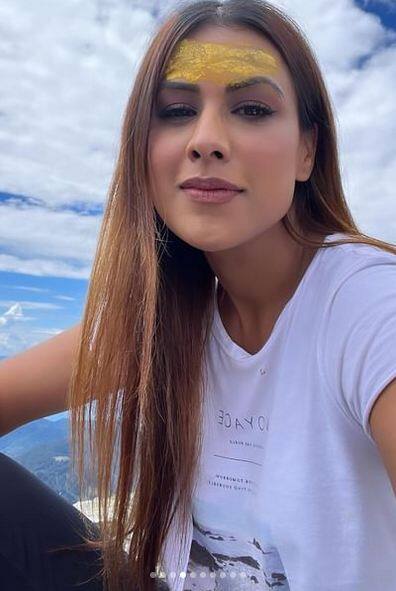 ਨਿਆ ਸ਼ਰਮਾ ਨੇ ਪਹਾੜਾਂ 'ਤੇ ਦਿੱਤੇ ਖੂਬਸੂਰਤ ਪੋਜ਼