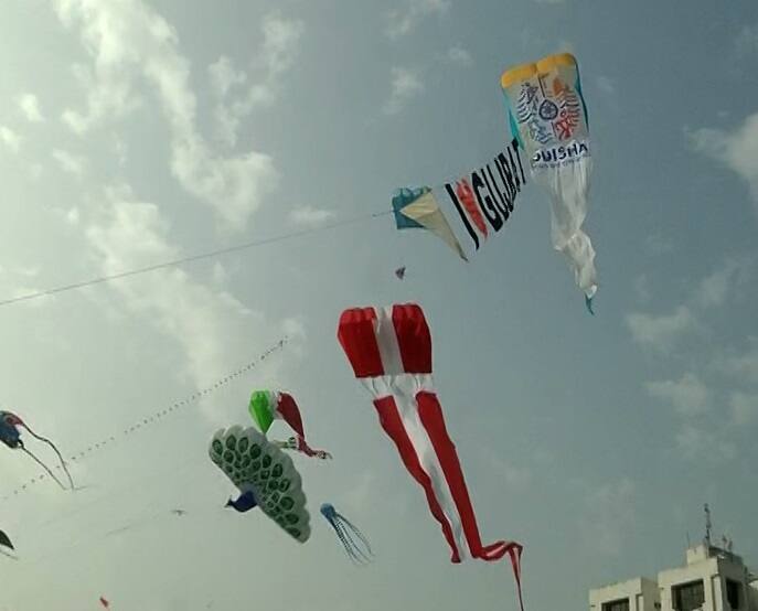 આ ઉપરાંત ગુજરાત બહારના 12 રાજ્યોના 68 પતંગબાઝો પણ આ આંતરરાષ્ટ્રીય પતંગ મહોત્સવમાં ભાગ લઇ રહ્યાં છે. ગુજરાત રાજ્યના 23 શહેરોના 865 પતંગબાઝો આંતરરાષ્ટ્રીય પતંગ મહોત્સવમાં ભાગ લઇ રહ્યાં છે.