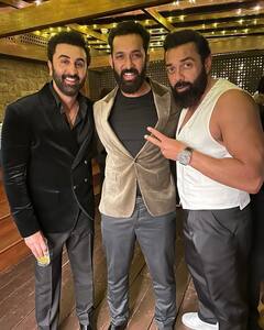 Animal Success Bash: बॉबी देओल को लगाया गले..राधिका मदान संग ली सेल्फी, ‘एनिमल’ की सक्सेस पार्टी में रणबीर ने मचाया धमाल, देखें Inside तस्वीरें