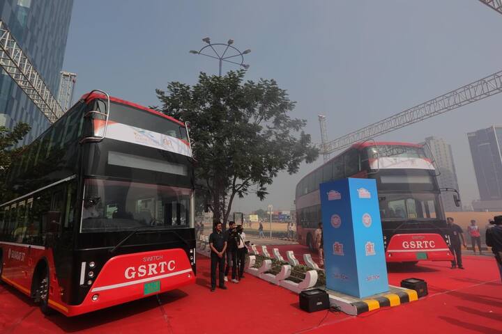 Gandhinagar: ગુજરાત એસ.ટી નિગમની અતિઆધુનિક “Double Decker AC Electric Bus” નું મુખ્યમંશ્રી ભૂપેન્દ્ર પટેલે ગિફ્ટ સિટીથી લોન્ચિંગ કર્યું હતું.