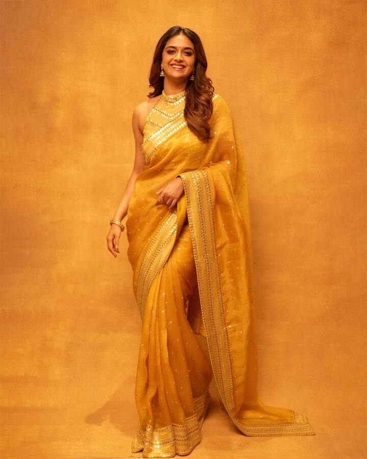 నేను శైలజతో టాలీవుడ్లో ఎంట్రీ ఇచ్చిన కీర్తి సురేశ్.. మహానటితో జాతీయ స్థాయిలో గుర్తింపు తెచ్చుకుంది.