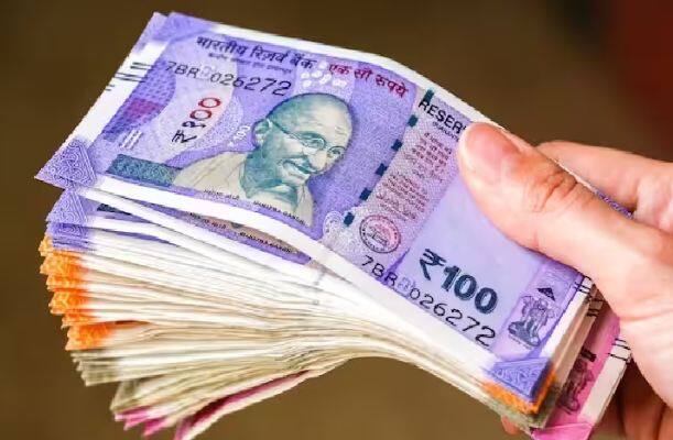 ਬੈਂਕ 3 ਤੋਂ 5 ਸਾਲ ਦੇ ਕਾਰਜਕਾਲ ਲਈ FD 'ਤੇ 6.75 ਫੀਸਦੀ ਵਿਆਜ ਦਰ ਦੀ ਪੇਸ਼ਕਸ਼ ਕਰ ਰਿਹਾ ਹੈ। ਇਹ ਦਰਾਂ ਆਮ ਨਾਗਰਿਕਾਂ ਨੂੰ ਦਿੱਤੀਆਂ ਜਾ ਰਹੀਆਂ ਹਨ।