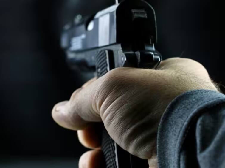 west bengal tmc worker satyan chowdhury shot dead baharampur congress adhir ranjan demands probe திடீரென இறங்கிய மர்ம கும்பல்: திரிணாமுல் காங்கிரஸ் தலைவர் சுட்டுக்கொலை - மேற்கு வங்கத்தில் அதிர்ச்சி!
