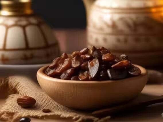 આ મિશ્રણ ખાસ કરીને માસિક અનિયમિતતા અથવા મેનોપોઝના લક્ષણોથી પીડાતી સ્ત્રીઓ માટે મદદરૂપ છે. ટેસ્ટોસ્ટેરોનના નીચા સ્તરથી પીડિત પુરુષો માટે પણ તે ફાયદાકારક હોઈ શકે છે.