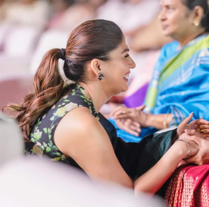 தற்போது நயன்தாராவின் இந்த புகைப்படங்கள் இணையத்தில் காட்டுத்தீயாய் பரவி வருகிறது.