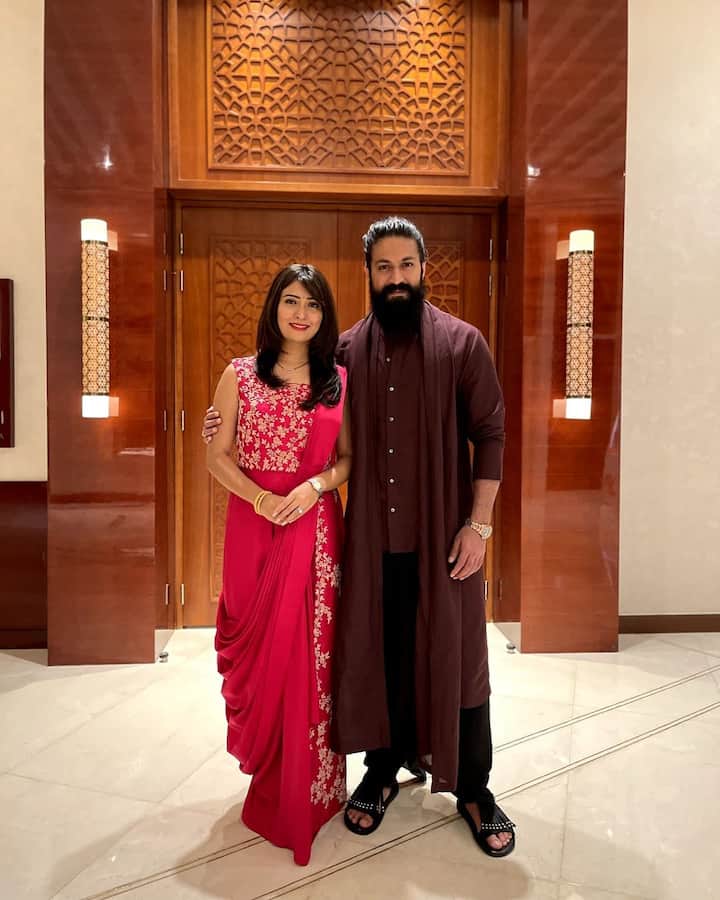 यश का नाम आज साउथ के टॉप एक्टर्स की लिस्ट में शुमार हैं. जिनकी सोशल मीडिया पर भी काफी तगड़ी फैन फॉलोइंग है.