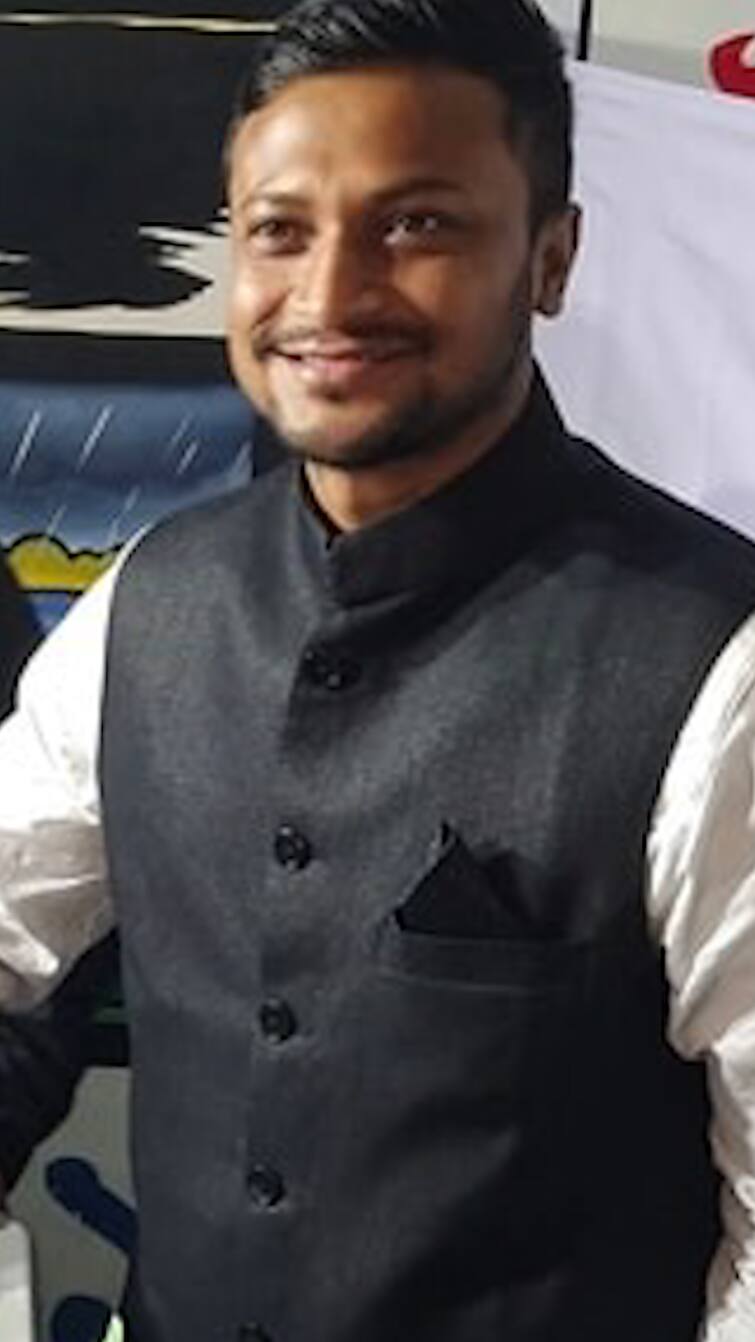 शाकिब अल हसन विवाद: चुनाव जीतने के बाद फिर विवादों में शाकिब, फैन को मारा थप्पड़! शाकिब अल हसन विवाद: चुनाव जीतने के बाद फिर विवादों में शाकिब, फैन को मारा थप्पड़!