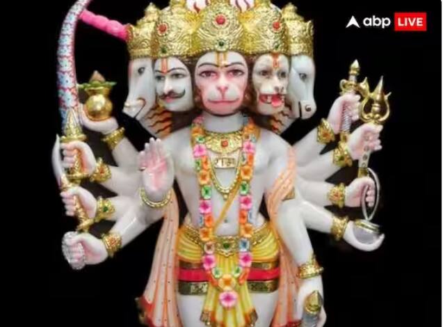 ਮੰਗਲਵਾਰ ਨੂੰ ਹਨੂੰਮਾਨ ਜੀ ਨੂੰ ਤੁਲਸੀ ਦੇ ਪੱਤਿਆਂ ਦੀ ਮਾਲਾ ਚੜ੍ਹਾਈ ਜਾਵੇ। ਹਨੂੰਮਾਨ ਜੀ ਨੂੰ ਤੁਲਸੀ ਚੜ੍ਹਾਉਣਾ ਬਹੁਤ ਸ਼ੁਭ ਮੰਨਿਆ ਜਾਂਦਾ ਹੈ। ਤੁਲਸੀ ਵਿੱਚ ਦੇਵੀ ਲਕਸ਼ਮੀ ਦਾ ਵਾਸ ਹੈ। ਇਸ ਲਈ ਜੇਕਰ ਤੁਸੀਂ ਮੰਗਲਵਾਰ ਨੂੰ ਹਨੂੰਮਾਨ ਜੀ ਨੂੰ ਤੁਲਸੀ ਚੜ੍ਹਾਉਂਦੇ ਹੋ ਤਾਂ ਤੁਹਾਡੇ ਜੀਵਨ ਵਿੱਚ ਧਨ ਦੀ ਕੋਈ ਕਮੀ ਨਹੀਂ ਆਵੇਗੀ।