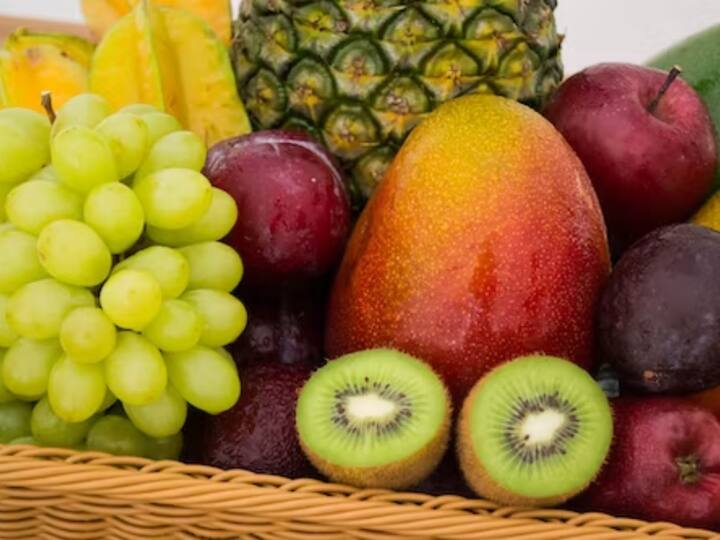 Everyday Fruits : நீங்கள் தினமும் சாப்பிட வேண்டிய டாப் 5 பழங்கள் பற்றி இங்கு காணலாம்.