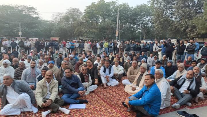 दिल्ली की आम आदमी पार्टी सरकार की ओर से राज्यसभा के लिए तीन सदस्यों के नामों की घोषणा के बाद दिल्ली देहात के गांव के लोगों ने निराशा के साथ रोष की भावना देखी जा रही है.