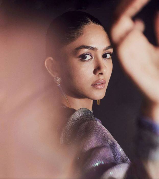 Mrunal looked dapper in a one shoulder sparkle gown
