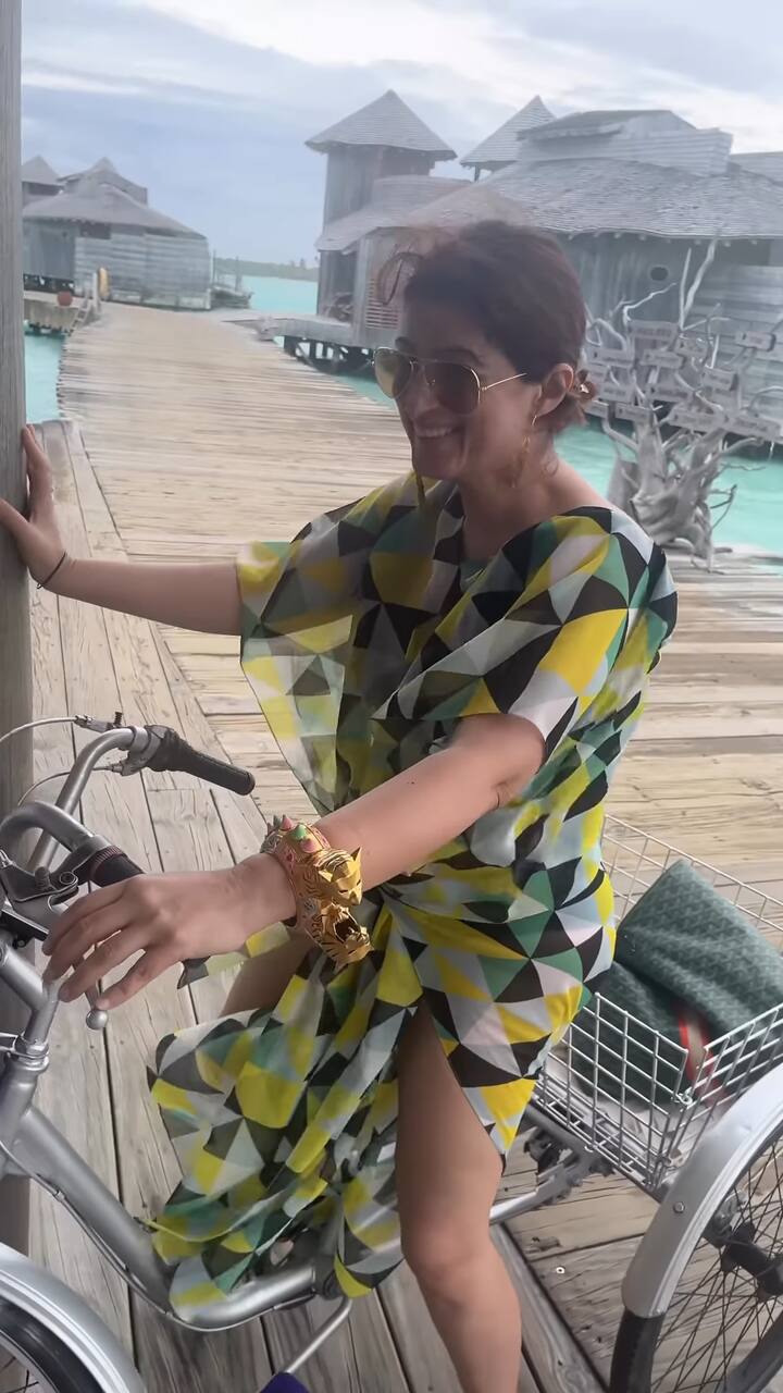 Akshay Kumar responded to criticism of India's beach tourism made by several Maldivians. He rang in the New Year with his family in Maldives.