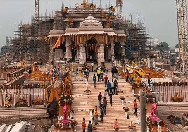 Ayodhya Ram Mandir Invitation to More Than 1 Crore Ram Devotees in the Maharashtra Marathi News रामलल्लाचा भव्य प्रतिष्ठापना सोहळा; घराघरांत आमंत्रण, अक्षता वाटप, राज्यातील 1 कोटींपेक्षा अधिक रामभक्तांचा जल्लोष