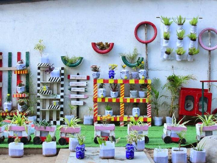 शहरात या पद्धतीचे सौंदर्यीकरण नागरिकांना कचऱ्याचा सदुपयोग करण्याचा संदेश देऊ शकेल. त्यासाठी समाजाने सामुहिक प्रयत्न करण्याची गरज आहे. असे मत एम्सचे वैद्यकीय अधीक्षक प्रा. डॉ. मनीष श्रीगिरीवार यांनी बोलतांना व्यक्त केले.