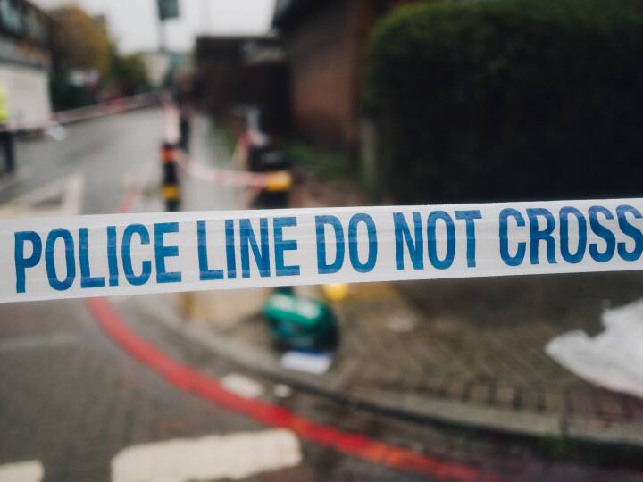 Mangala Praveen Rathod dies by suicide by jumping from 9th floor of Tower in Mumbai Kandivali area Mumbai Suicide News: मुंबई में 60 वर्षीय महिला ने टॉवर की 9वीं मंजिल से कूदकर की आत्महत्या, पुलिस कर रही जांच